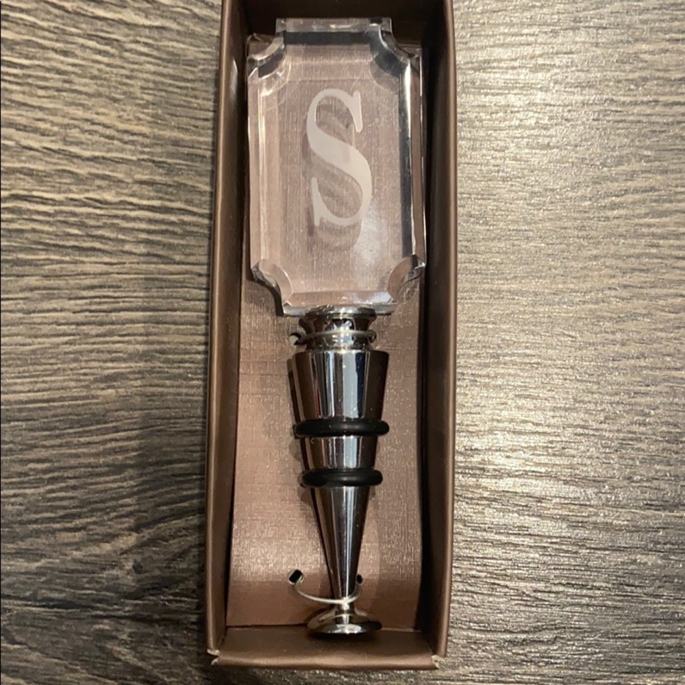 “S” Bottle Topper by Cosmopolitan Home